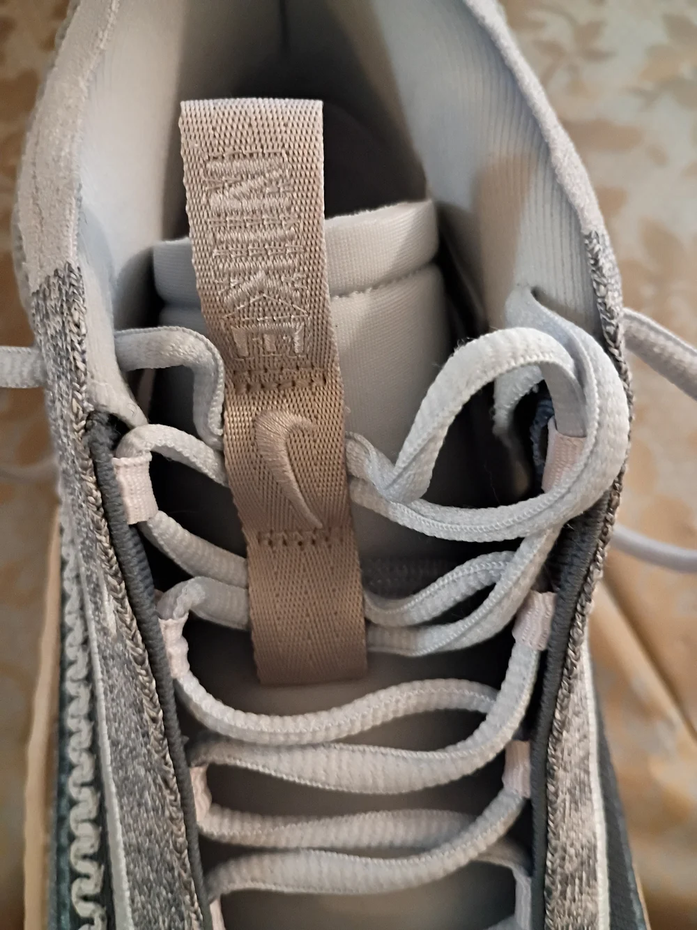 Nike Cosmic Unity 3  Grey Asher Slate Size Women 11.5 FV3526 010